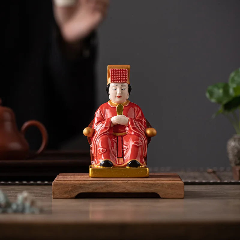 The statue of Mazu, the deity statue, the Buddha statue, the safety guarantee ornament, the sea god of Meizhou Island, the Heave