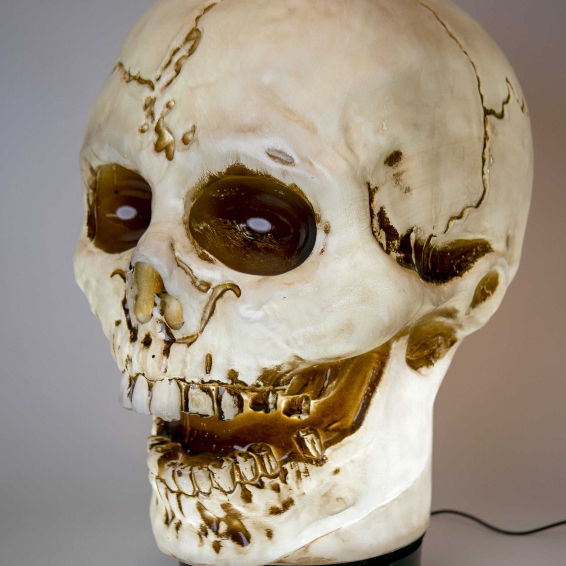 Halloween Giant Skull Animatronic Lamp Prop 20-Inch-Tall Heavy Duty Polyresin Halloween Decoration SCREAMIUM-MPN-10003 179 $ Shop All SCREAMIUM Stew's Incense