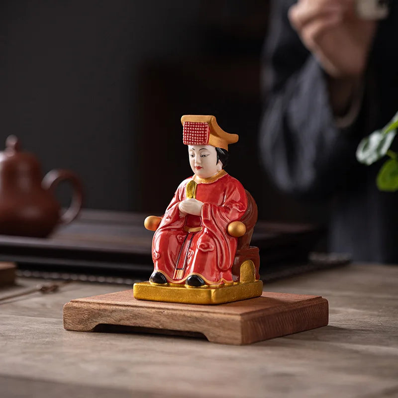 The statue of Mazu, the deity statue, the Buddha statue, the safety guarantee ornament, the sea god of Meizhou Island, the Heave