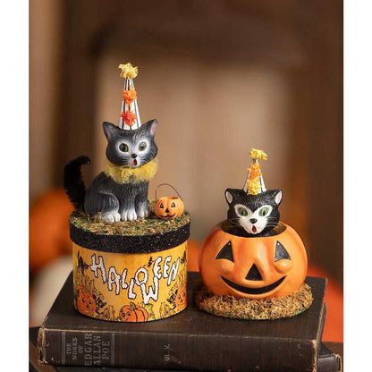 Figurines Cecil's Hang Out by Bethany Lowe Designs TD4134 39 $ Shop All Quirks! Stew's Incense