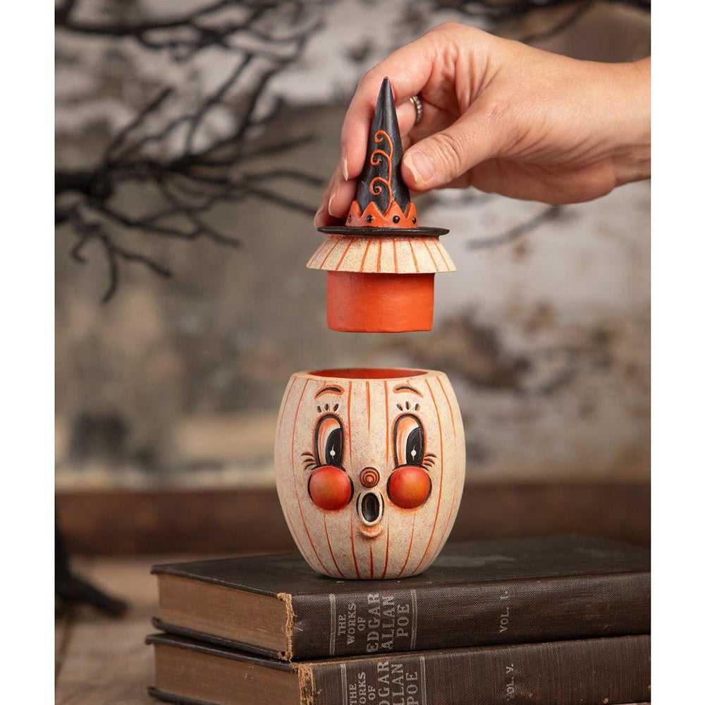 Figurines Gourdy White-O-Ween by Johanna Parker for Bethany Lowe Designs JP4032 69 $ Shop All Quirks! Stew's Incense