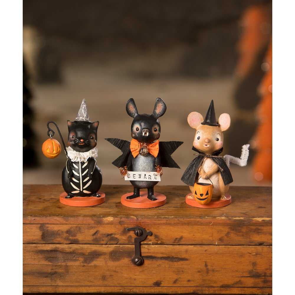Figurines Skeleton Cat with Lantern by Bethany Lowe Designs ML3094 29 $ Shop All Quirks! Stew's Incense