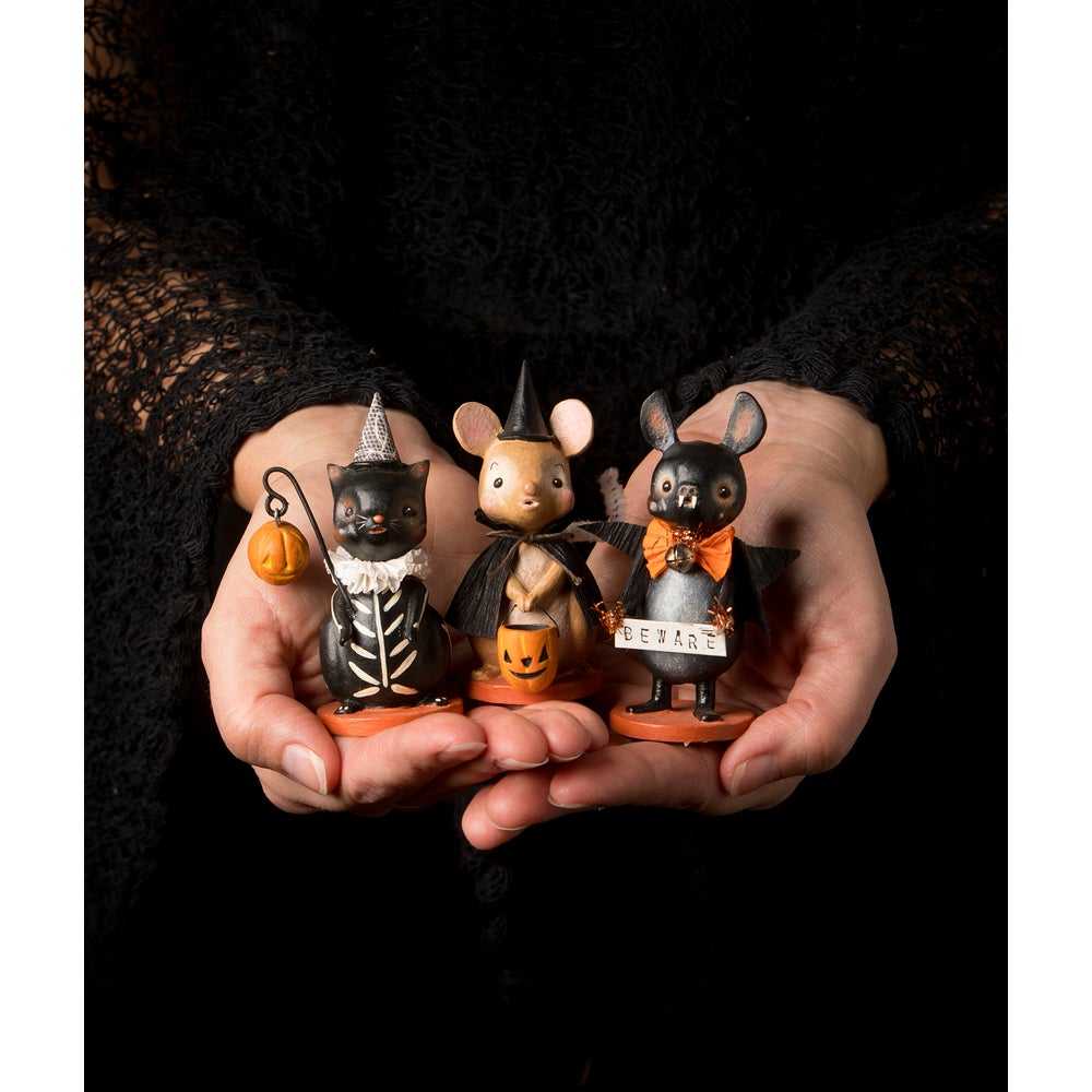 Figurines Skeleton Cat with Lantern by Bethany Lowe Designs ML3094 29 $ Shop All Quirks! Stew's Incense
